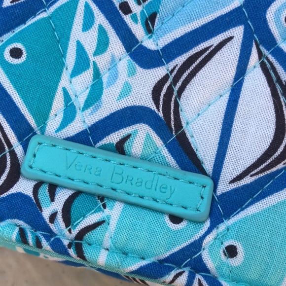 Vera Bradley Wristlet Crossbody Wallet Go Fish - Picture 2 of 7